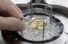 天梭电池漏液腐蚀其它电池